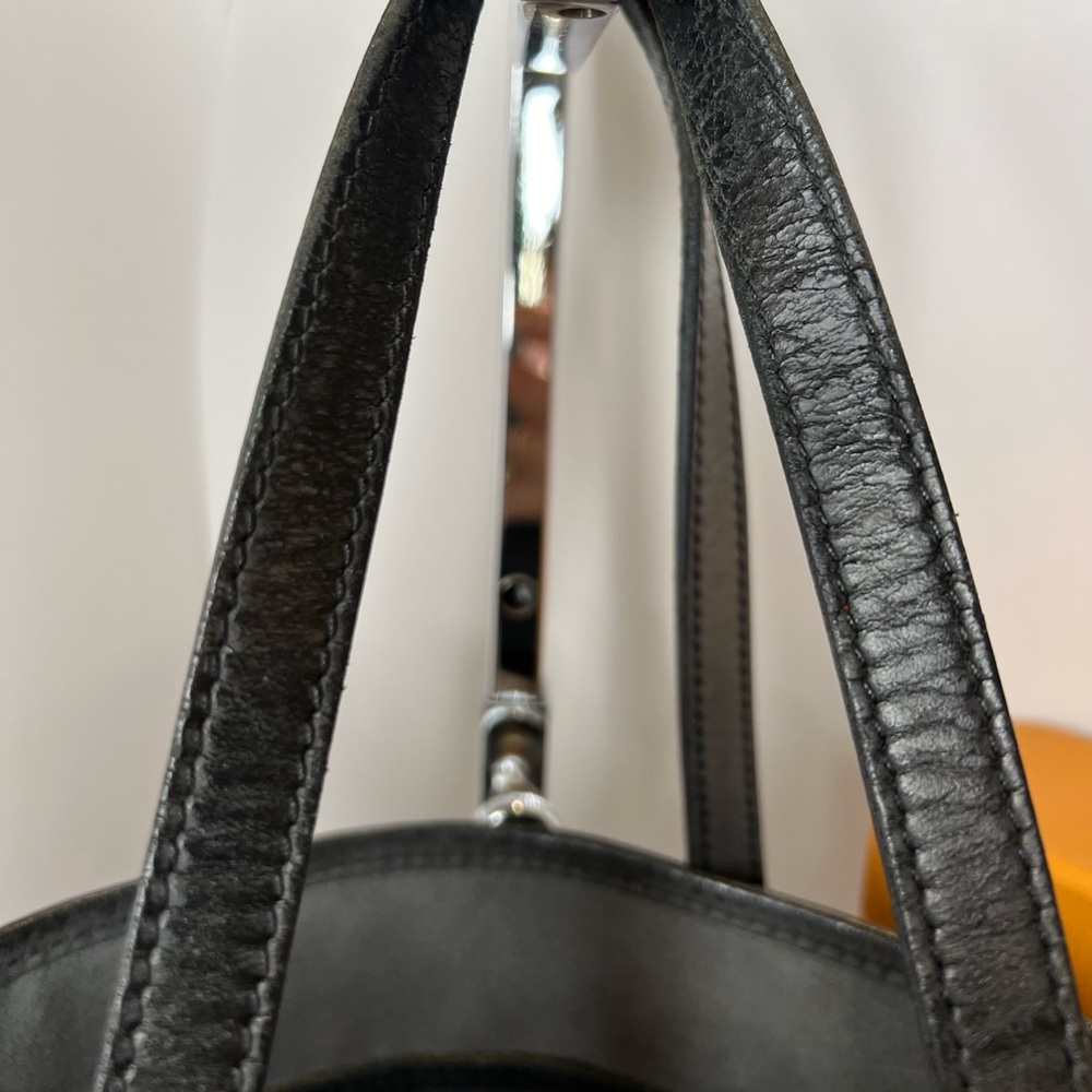 Louis Vuitton Epi Leather Bucket PM Tote Bag - Picture 4 of 16